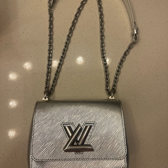 LOUIS VUITTON Twist PM - Picture 11 of 12